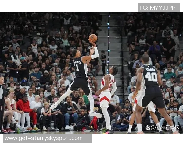 加里哈里斯谈字母哥吸引防守后卫需把握空位投篮机会 加里哈里斯谈字母哥吸引防守后卫需把握空位投篮机会