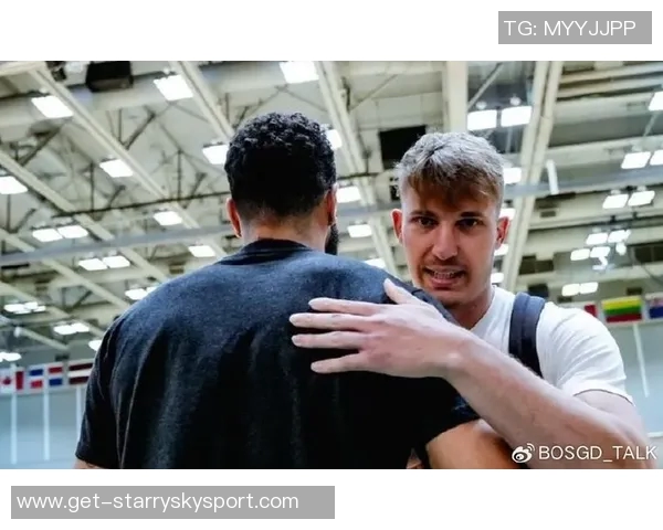 谢尔曼称赞塔图姆在训练与生活中给予球队极大支持展现领袖风范