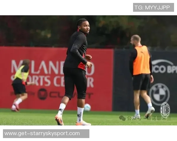 恩昆库重返米兰合练奇克继续进行单独训练 恩昆库重返米兰合练奇克继续进行单独训练