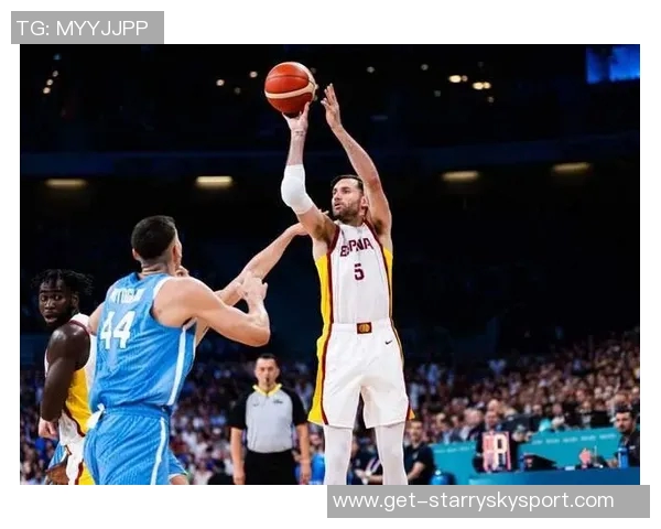 海兰德半场表现抢眼5投3中贡献12分1篮板2助攻1抢断助力全队