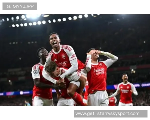 15岁小将JJ加布里埃尔与传奇教练弗格森合影感慨荣幸之至